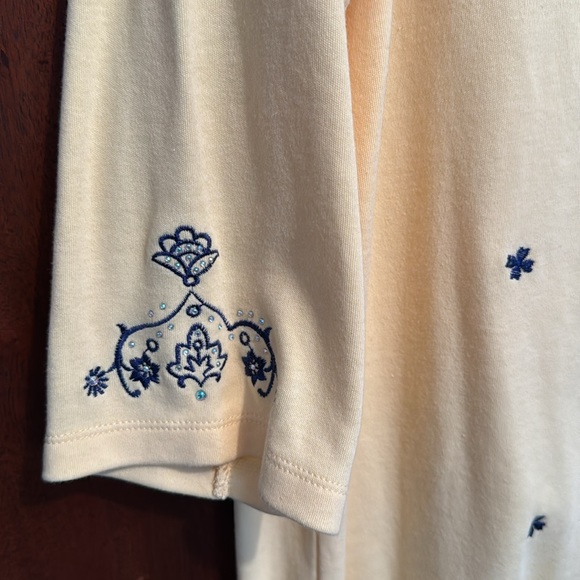 Quacker Factory Embroidered Top - Picture 4 of 4